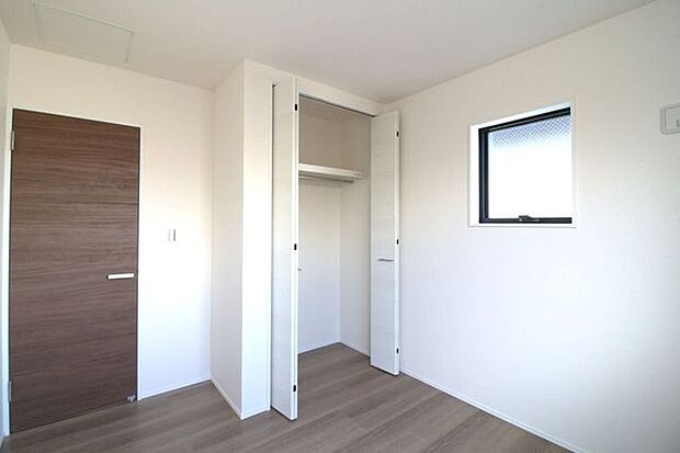 *4.69帖洋室*2階に4部屋あるので、ご家族それぞれのお部屋を確保できそうです。趣味のお部屋としてもご利用いただけますね。