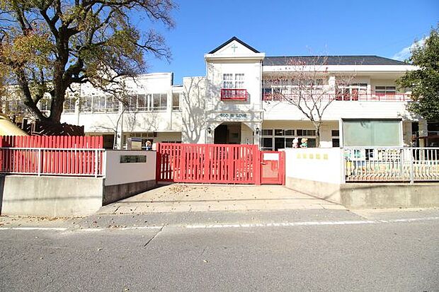愛隣幼稚園働くママも安心して預けられます！ 550m