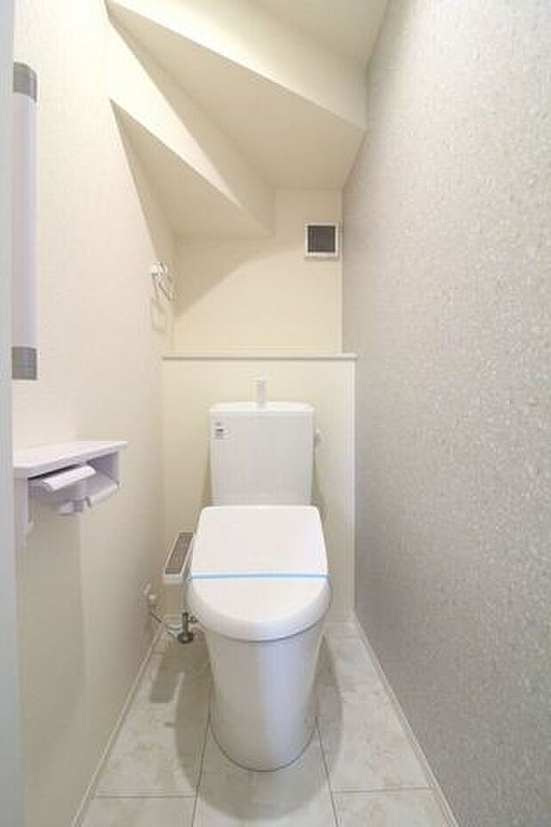 1、2階にトイレがあるので、朝の忙しい時間帯も待たずにすみそうです。
