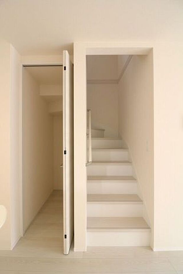 *リビング階段&階段下収納*