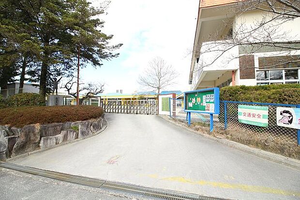 かおる幼稚園働くママも安心して預けられます！ 500m