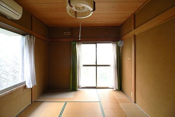 ＊1階和室＊明るい和室、玄関はいってすぐのお部屋の為、ご高齢の方も快適にお過ごしいただけます！