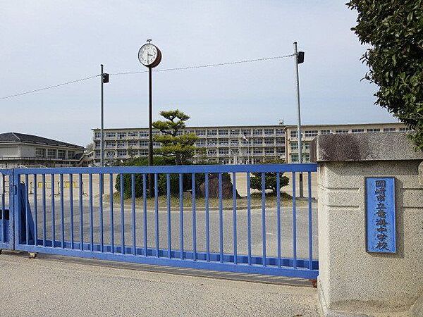 竜海中学校岡崎市明大寺町ある公立の中学校です！陸上、駅伝、吹奏楽などで入賞入選されている学校です！ 2500m