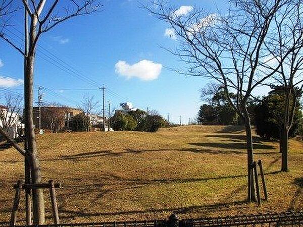 戸崎公園駐車場完備の公園です！ 1400m