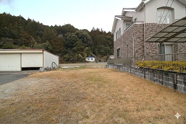 建築条件なしのためお好きなハウスメーカーで建築可能です。ハウスメーカーさんのご紹介も承りますので、お気軽にご相談ください。