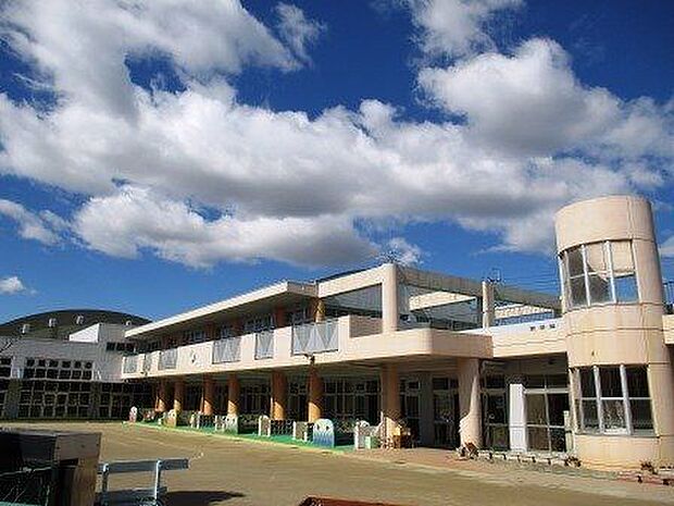 広幡こども園働くママも安心して預けられます! 600m