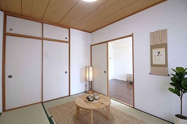 ＊6帖和室＊一部屋和室があると安らぎますね。ご家族の癒しの空間に。柔らかい畳の上なら、お子様が転んでも怪我をしにくく安心です。（CG加工の為、現況と異なります。）