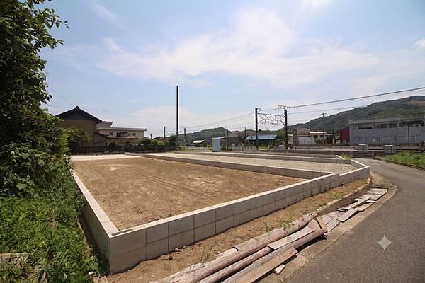 現況更地です。土地面積約49.68坪で広々としたお土地です。