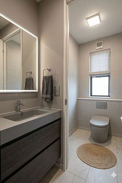 ＊2階トイレ・洗面台リフォーム例＊1・2階にトイレがございます♪朝の忙しい時間帯も待たずにすみそうですね♪（CG加工の為、現況と異なります。）