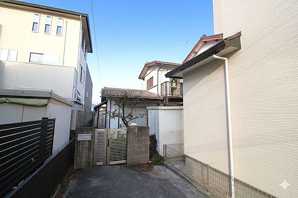 現在建物が建っておりおりますが、解体更地でのお引渡しです。解体費用がかからないので安心ですね。