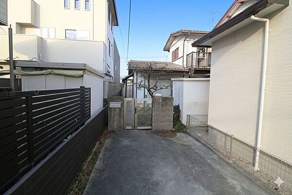 大門小学校まで徒歩約8分で、お子様の通学も安心な立地です。