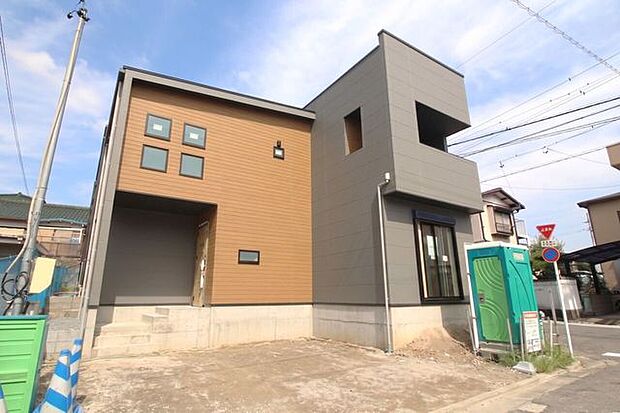 小・中学校が近く通学も安心。子育て世代に嬉しい環境で、学校行事への参加もスムーズ。家族の思い出が増える立地です。