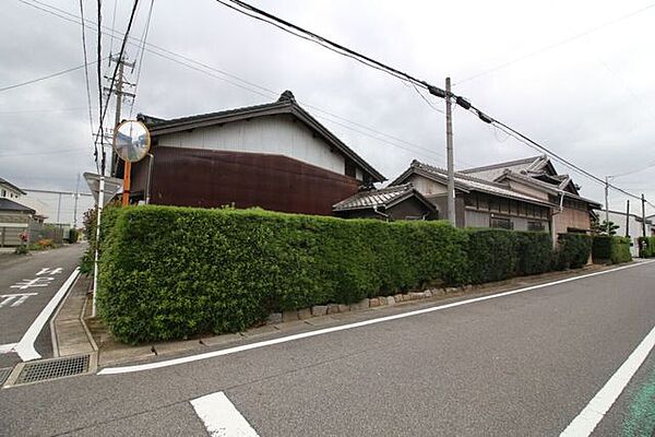 のどかで落ち着いた土地です！どこか懐かしさを感じる風景。忙しい日常をリセットできる安らぎの地です。