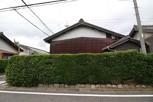 静かにゆったり暮らしたい方に最適！窓を開ければ心地よい風が抜け、穏やかな時間がゆっくりと流れます。
