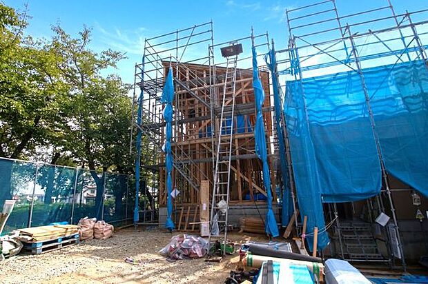 子育て環境にはぴったりな落ち着いた雰囲気の閑静な住宅地。周囲の視線を気にせず、家族の時間を穏やかに育めます。