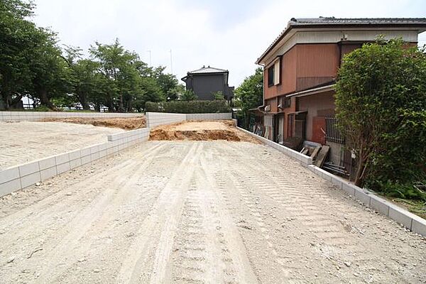 駐車場は広々3台駐車可能です！突然の来客に対応可能です！