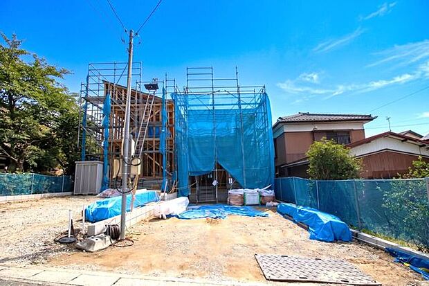 学校が身近にあり、お子様の通学にも安心の立地。家族みんなが落ち着いて暮らせる環境です。