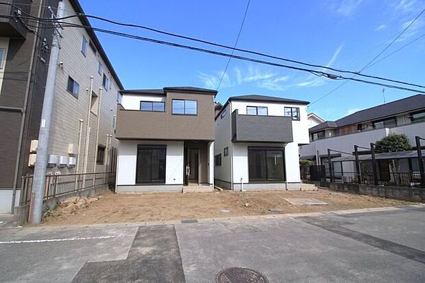 2棟の分譲地です。分譲地は新生活をスタートさせる時期が同じ事が多く、困った時にも助け合うことができるので心強いですね。