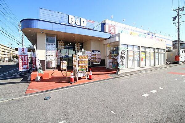 ツルハドラッグ岡崎仁木店 B＆Dドラッグストア岡崎仁木店【営業時間】9：00～21：00※営業時間は異なる場合がございますので事前にご確認ください。 1700m