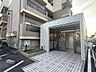 エントランス：日常的に通過する場所であるエントランスは綺麗に保たれているため、毎日気持ちよく生活できそうですね。