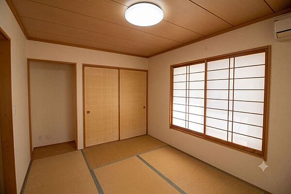 一部屋和室があると安らぎますね。ご家族の癒しの空間に。客間としても活躍する和室です！（CG加工の為、現況と異なります。）