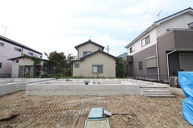 対面式のキッチン!リビング全体を見渡すことができるので、ご家族とのコミュニケーションも取りやすいです。