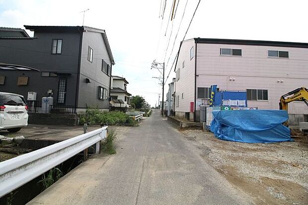 軽自動車やコンパクトカーなど小回りの利くお車での通行が便利です。