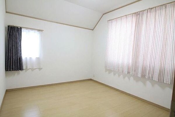 ＊5.25帖洋室＊子ども部屋や趣味のお部屋、お仕事スペースとしてもピッタリな洋室です。（CG加工の為、現況と異なります。）