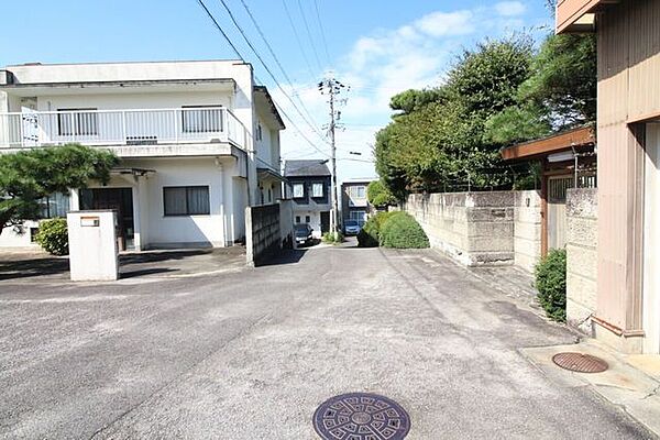 周辺環境が充実しており、住みやすい住環境です。