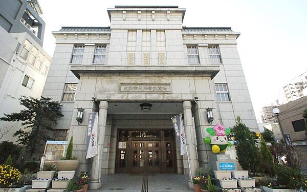 大阪市天王寺区役所：徒歩4分（300ｍ）