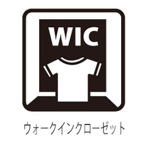 大切なお洋服や大きなアイテムもたっぷりと収納可能です。