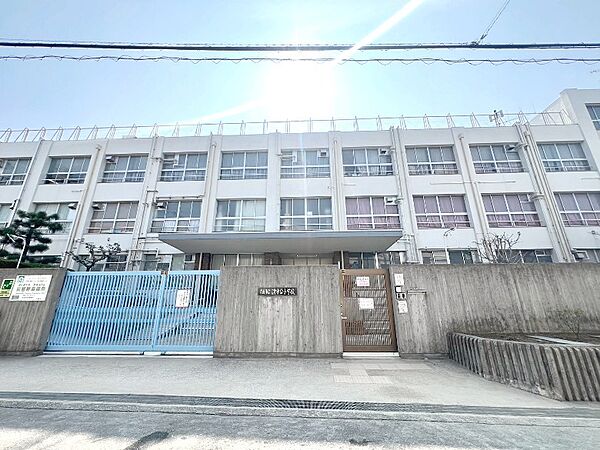 大阪市立清水丘小学校まで750m　徒歩約11分