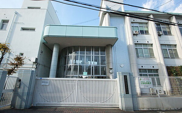 大阪市立松虫中学校：徒歩9分（691ｍ）