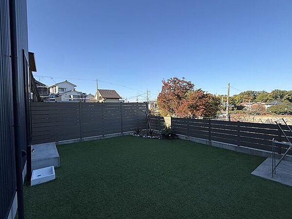 お子様と公園に行けない日も、のびのびお庭で遊べるのがうれしいです！