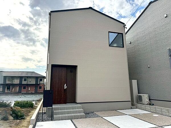 外観　静謐な外観に秘められた、開放的な暮らし