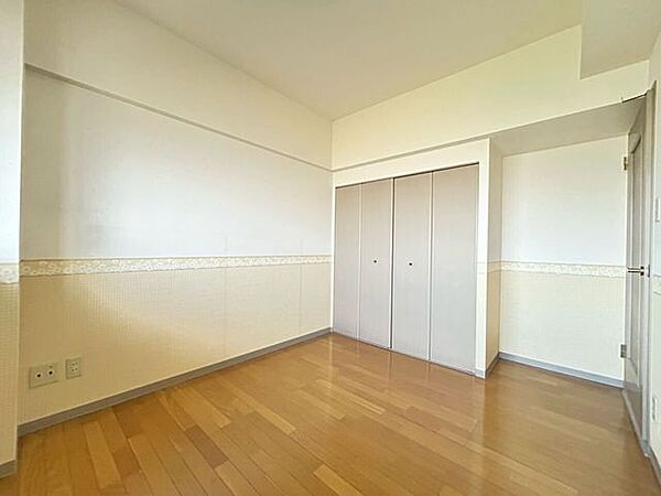 洋室5.2畳荷物が多くてもすっきり片付く、6階・快適な暮らし