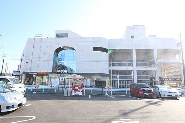 西友岡崎店営業時間9：00～0：00！駐車場542台完備！！遅くまで営業しているので帰宅が遅い日も安心！！ 1030m