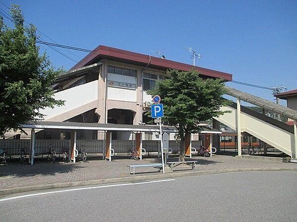 三ヶ根駅三ヶ根駅から名古屋駅まで約46分。豊橋駅まで約22分。 890m