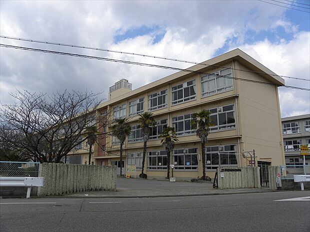 【小学校】加古川市立　平岡南小学校まで342ｍ