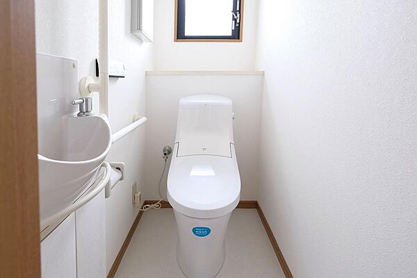 手洗いのある、２階のトイレです。