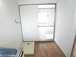 コーポパインドアー 205 2階1Kのリビング/ダイニング