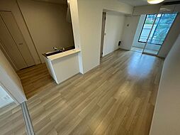 メゾン初富 101 1階1LDKのリビング/ダイニング