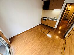 ファスト・ラフィーヌ 101 1階2DKのリビング/ダイニング