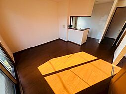 コモド八ヶ崎B 203 2階2LDKのリビング/ダイニング