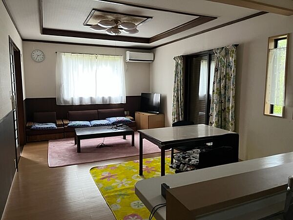 2階建LDK18帖