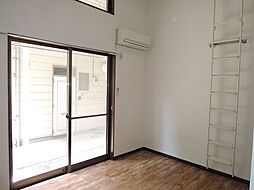 アイランド B106 1階1Kのリビング/ダイニング