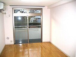 エステージ西調布 B-103 3階1Kのリビング/ダイニング