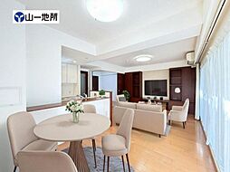 プラウド中島丁ディアージュ 3LDKのリビング/ダイニング