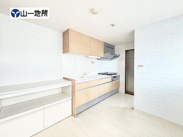 本画像は入居者様の家具をCGで消した画像であり、現況と異なる可能性がございます。