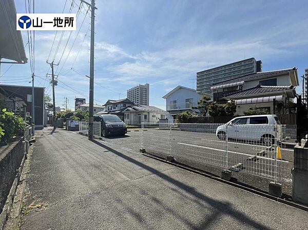南道路に面し陽当り良好
